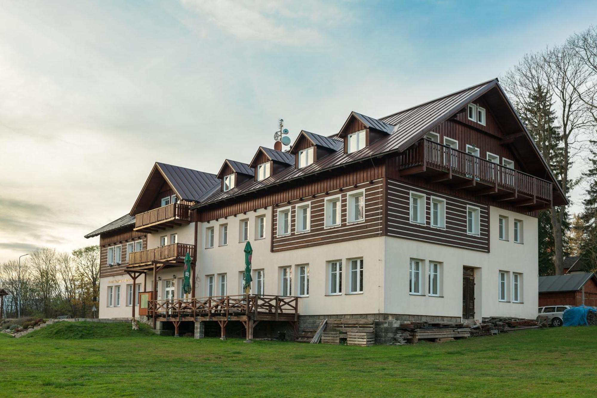 Penzion Sokolovna Korenov Exterior photo
